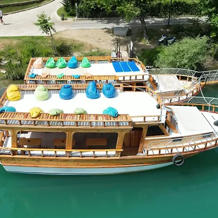 보트호텔 Boys Luxury *